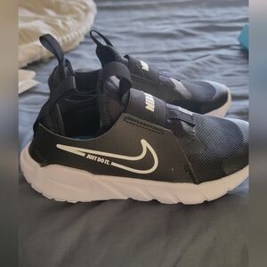 Nike Kids Flex Runner Small kid Size 12.5